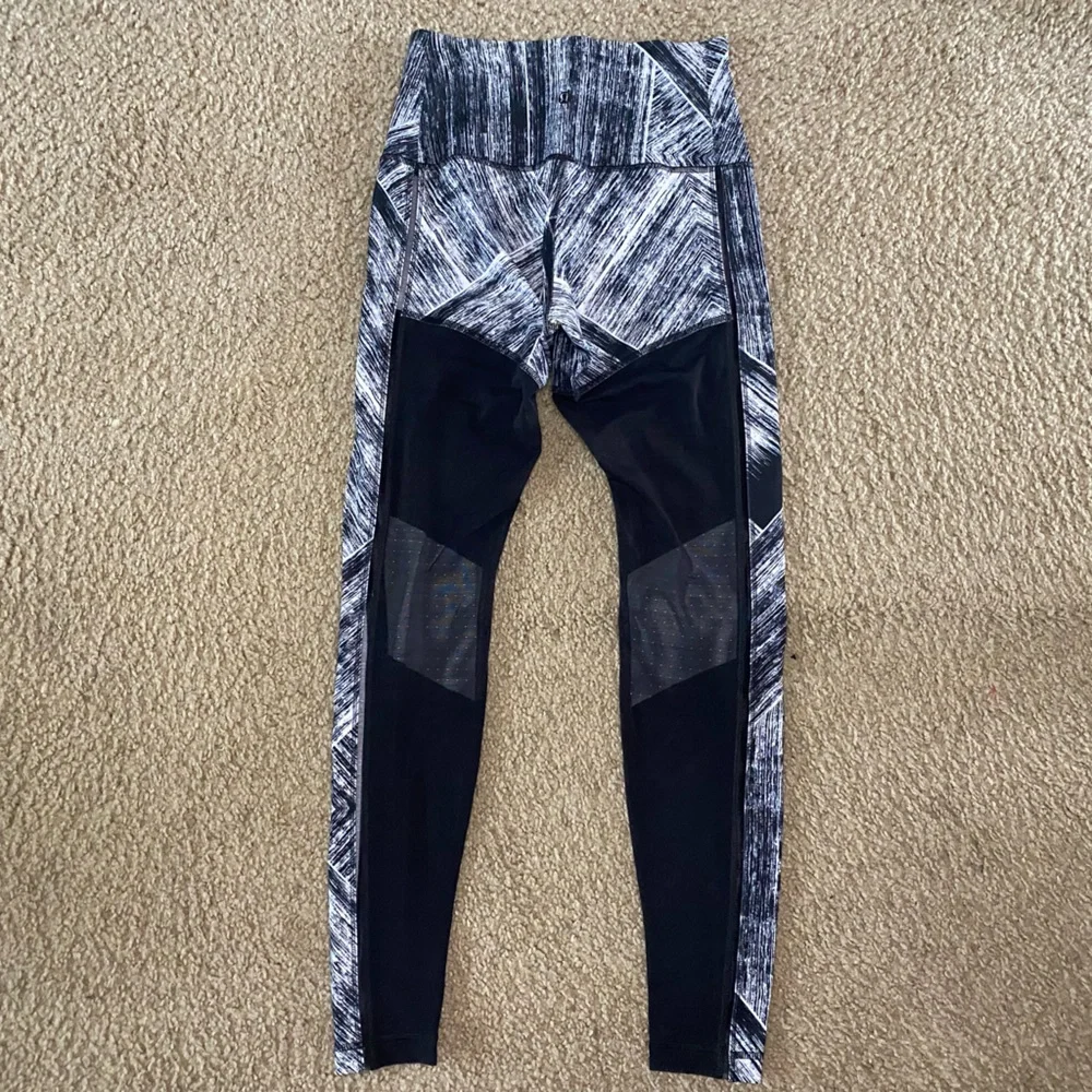 Lululemon Hot To Street Pant Heat Wave White Black / Black